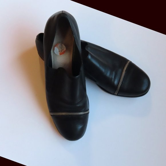 Pour la Victoire Lynn Zip Toe Detail Leather Loafers Flat Shoe Black US 9.5 - Picture 2 of 9